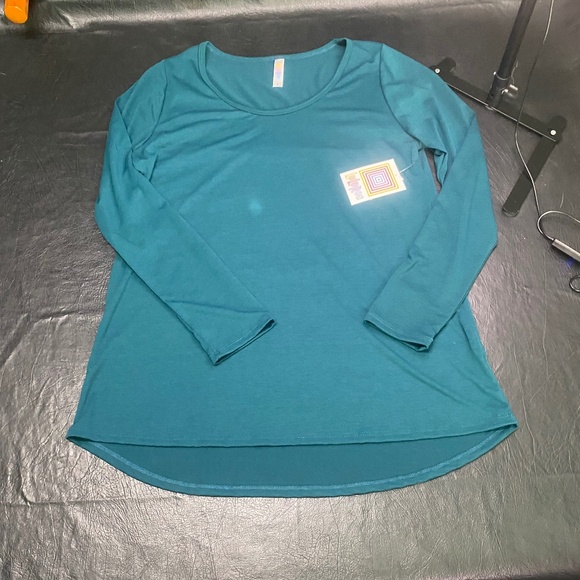 NWT LulaRoe Lynnae Long Sleeve Top (L) - Picture 3 of 6
